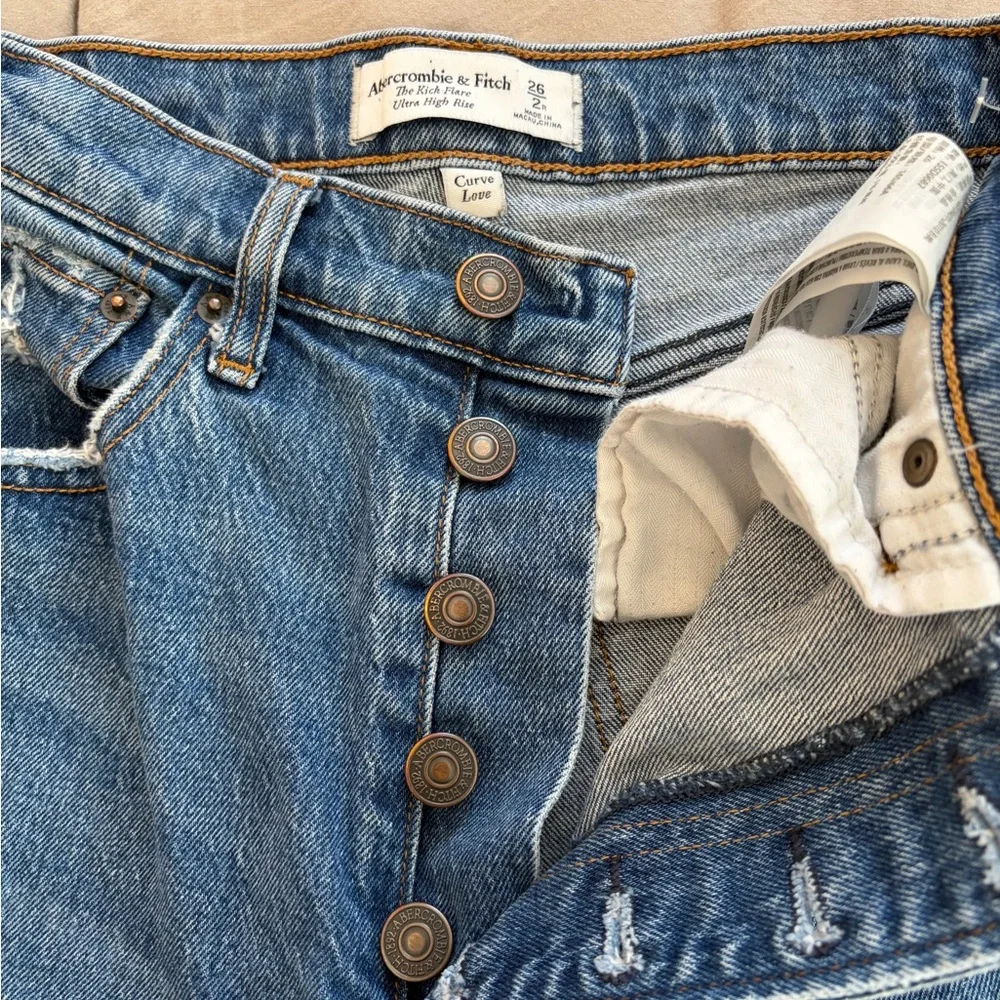 Abercrombie & Fitch Curve Love The Kick Flare Ultra High Rise 26/2 - Picture 4 of 9
